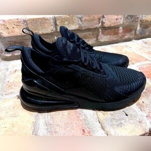 EUC Nike Air Max 270 All Black